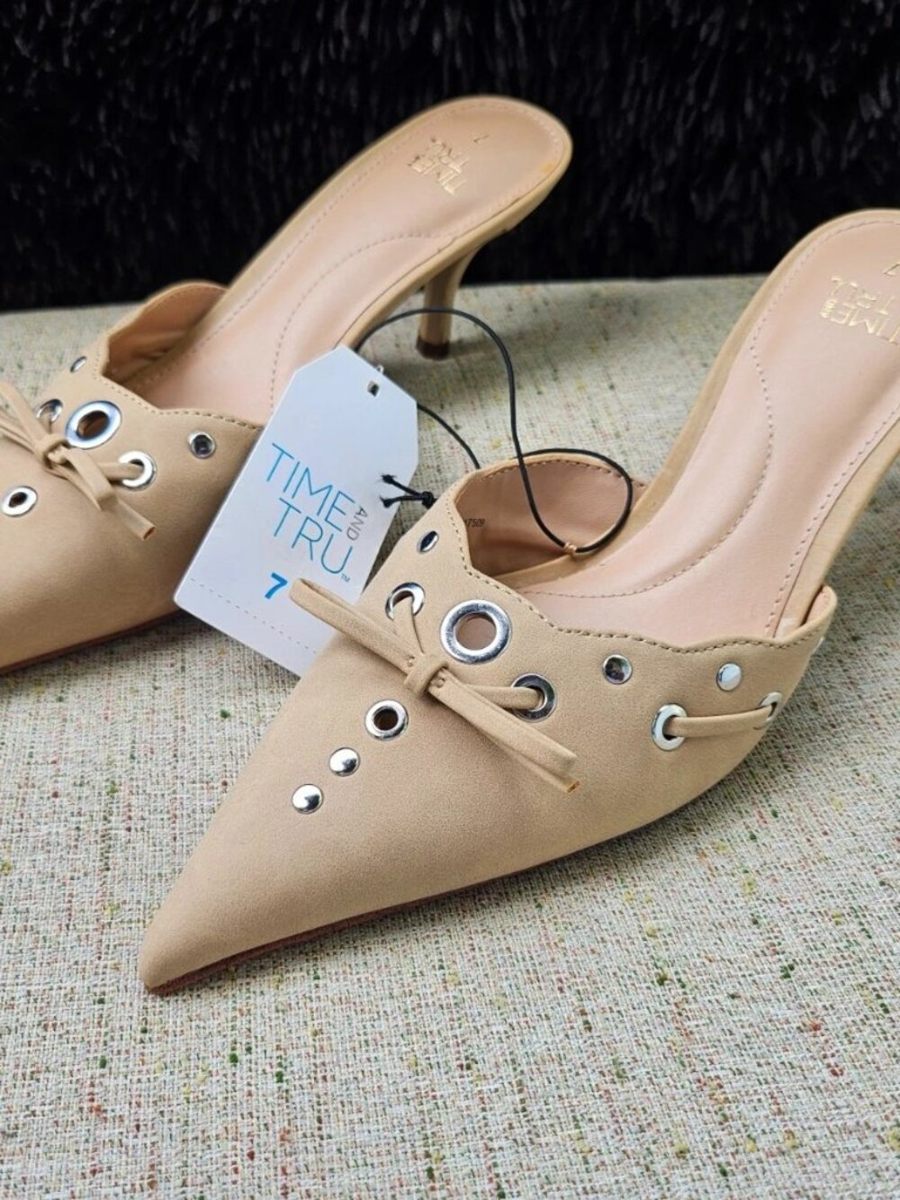 Time And Tru Women Pump Sandal Heel Beige Faux Leather Vegan Upper Size 7 NWT - Picture 2 of 11